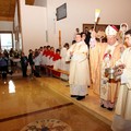 Obejrzyj galerię: Kardynał Dziwisz pobłogosławił kościół bł. Jana Pawła II