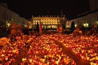 Bezpłatne wyjazdy na uroczystości pogrzebowe do Krakowa i Warszawy