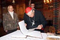 Ksiądz Kardynał w Muzeum Jana Kasprowicza na Harendzie
