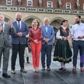 Obejrzyj galerię: Tysiące turystów, góralska muzyka i festiwalowa zapowiedź wakacji pod Tatrami