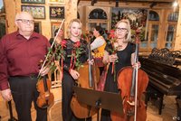 Benefis Artystów Tatrzańskiej Orkiestry Klimatycznej w Czerwonym Dworze