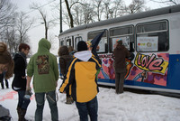 Uczniowie zakopiańskiej Szkoły Artystycznej w krakowskim tramwaju tolerancji