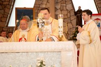 Kardynał Dziwisz pobłogosławił kościół bł. Jana Pawła II